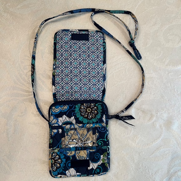 VERA Bradley Mini Hipster Crossbody Quilted Bag Blue Mod Floral Print - Picture 3 of 3